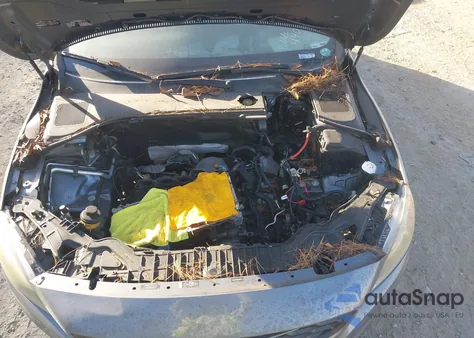 2016 Volvo S60 Cross Country T5 Platinum z USA, uszkodzony, nr VIN YV4612UM3G2000585